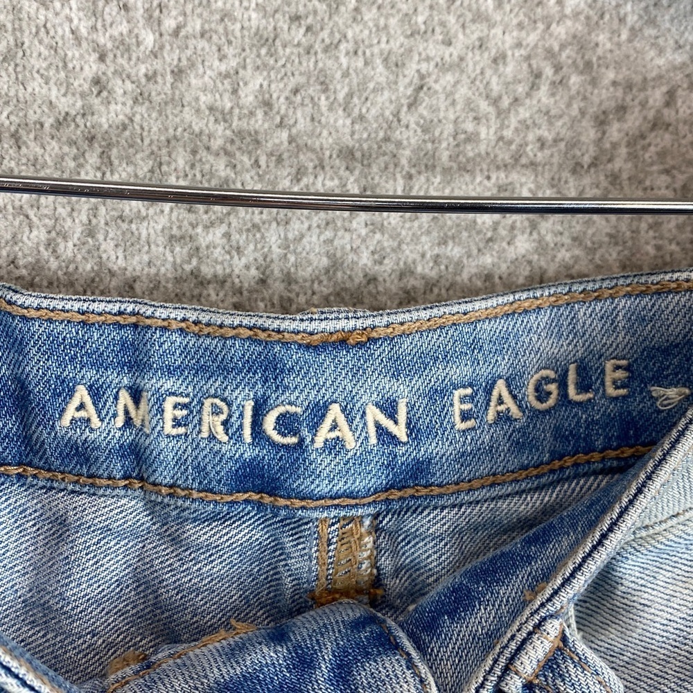 American Eagle mom short distressed high rise size 6 inseam 2” basics casual - Picture 2 of 9
